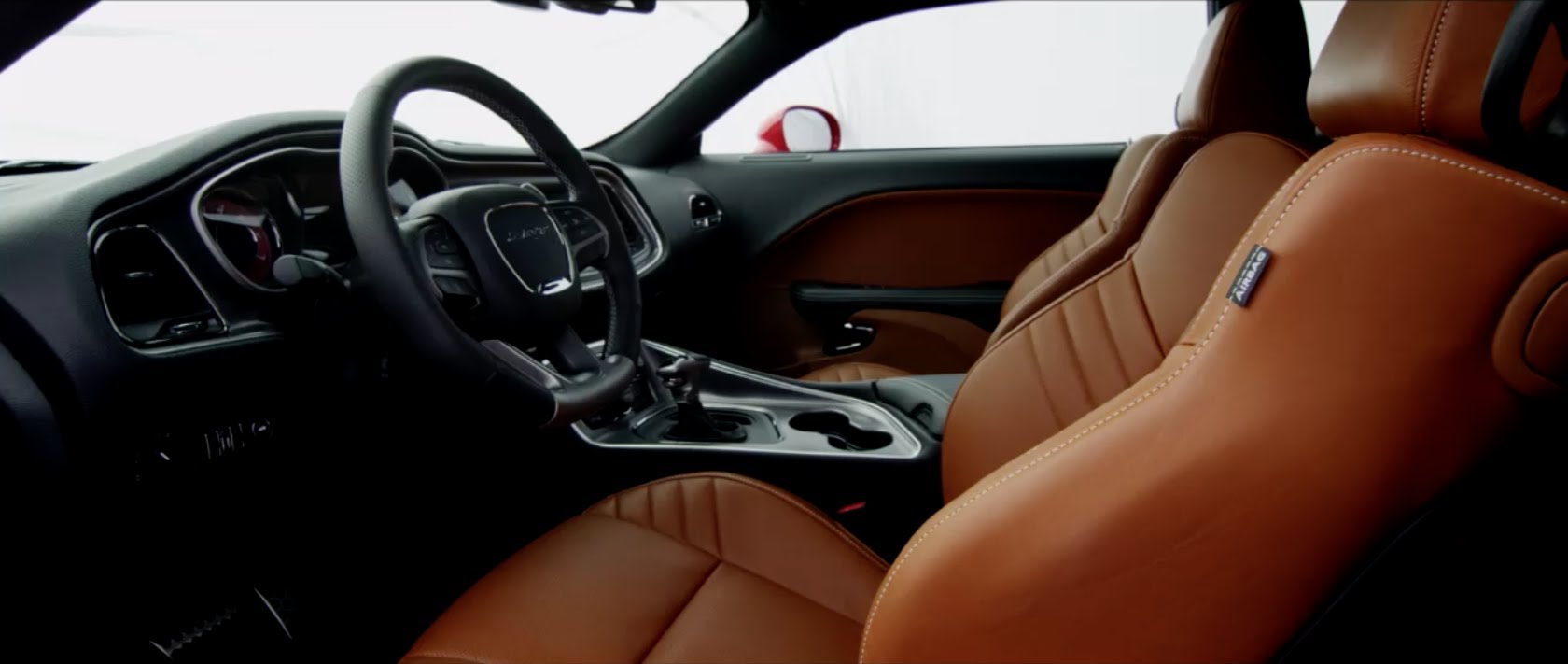 2015 Dodge Challenger SRT Hellcat – Interior Technology and Design