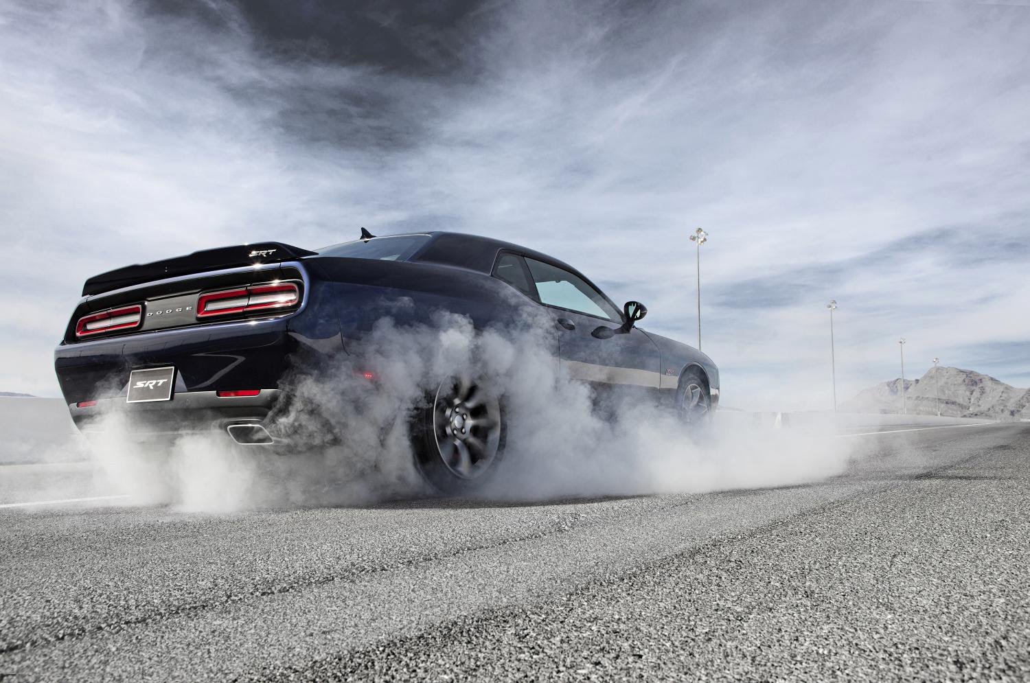 2015 Dodge Challenger SRT Hellcat Drag Racing