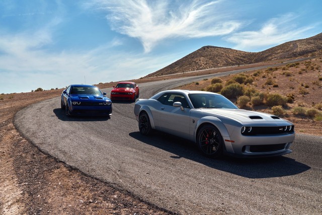 2020-dodge-challenger-exterior-gallery-3-vehicle-driving-downhill-desert-mountain_962323fb678c05808bdd6550e2aa7961-1920x1280