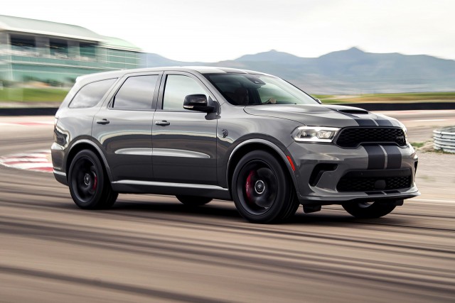 2021-dodge-durango-exterior-gallery-track_ad225eff6c3748ae7a52ccfe4da2ae70-1920x1280